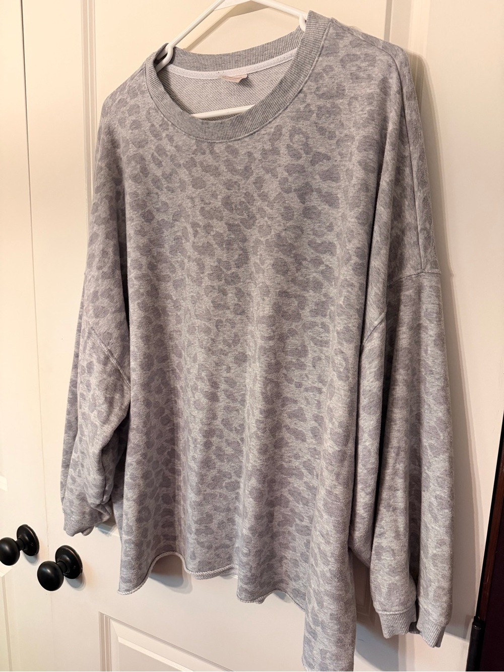 Cozy Leopard Balloon Sleeve Crewneck